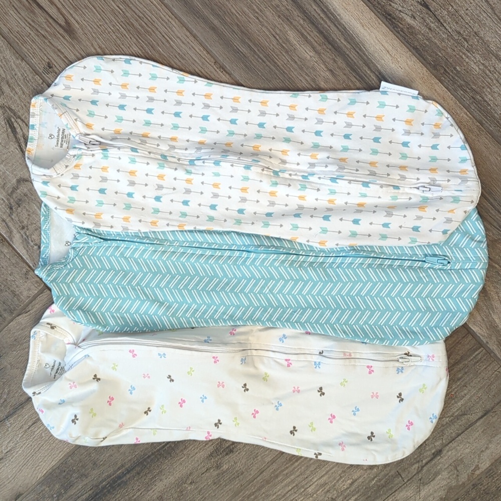 EUC SwaddleMe Sleep Sacks - Newborn
